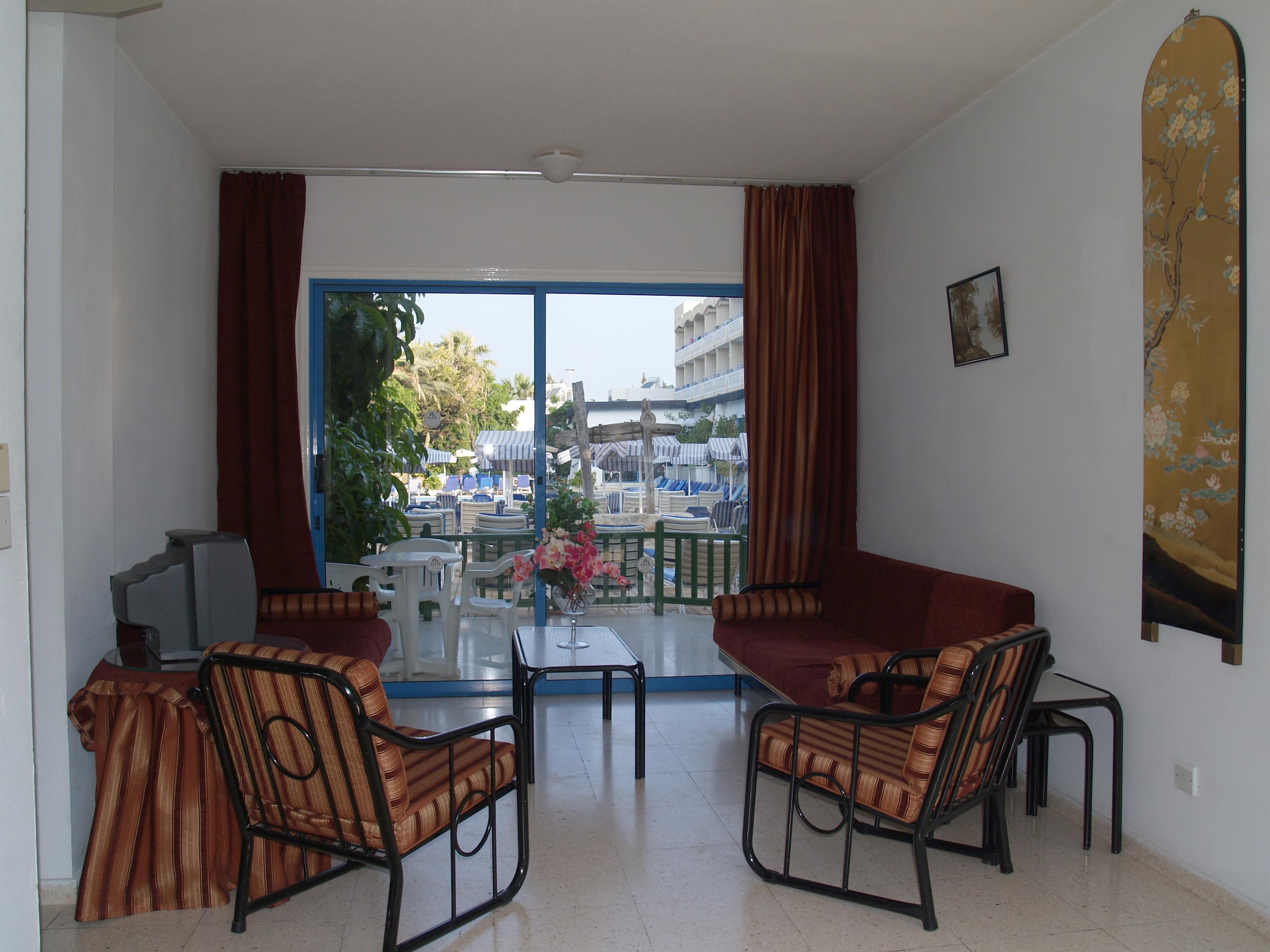 Paphiessa Hotel & Apartments Пафос Екстериор снимка