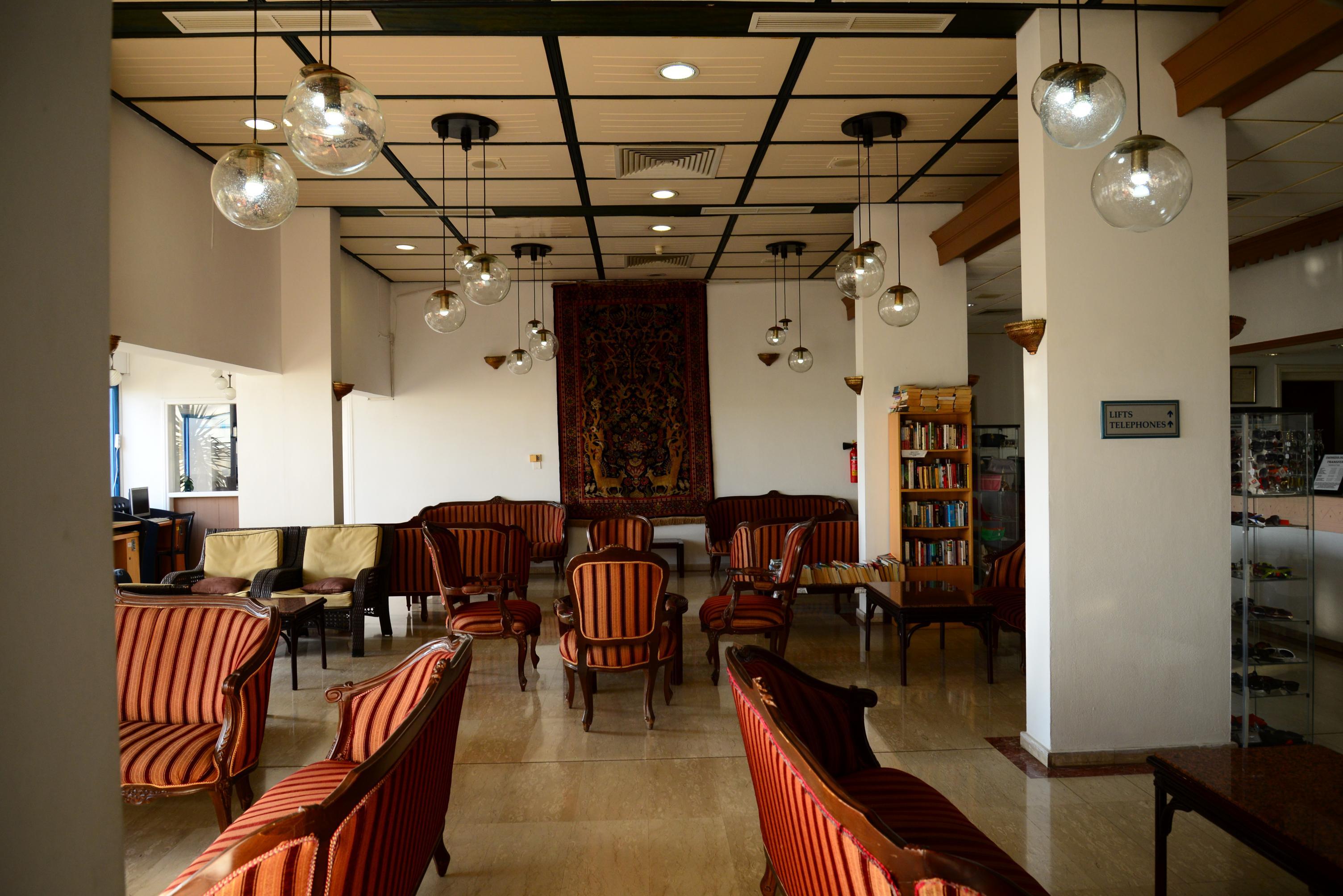 Paphiessa Hotel & Apartments Пафос Екстериор снимка