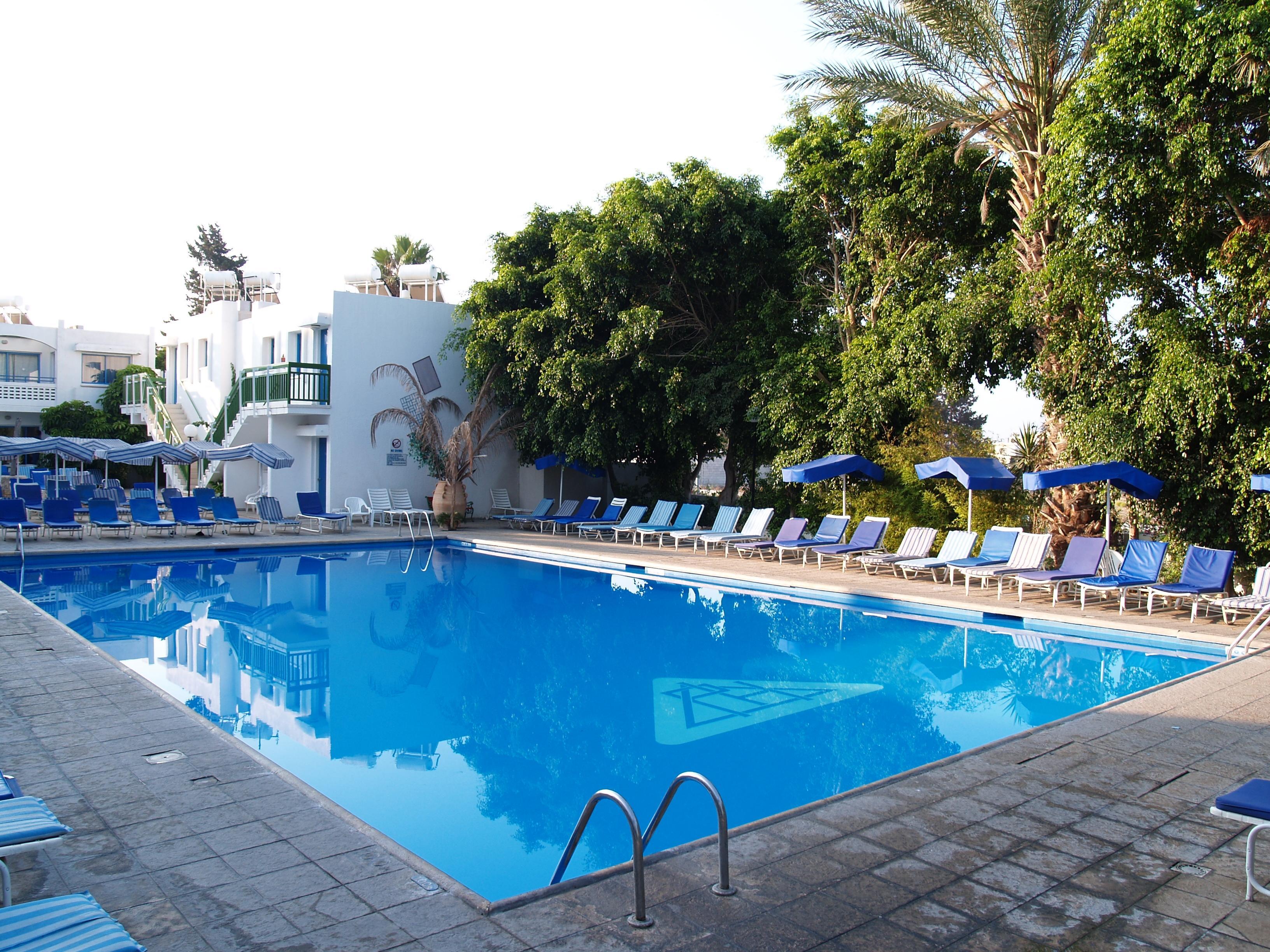 Paphiessa Hotel & Apartments Пафос Екстериор снимка