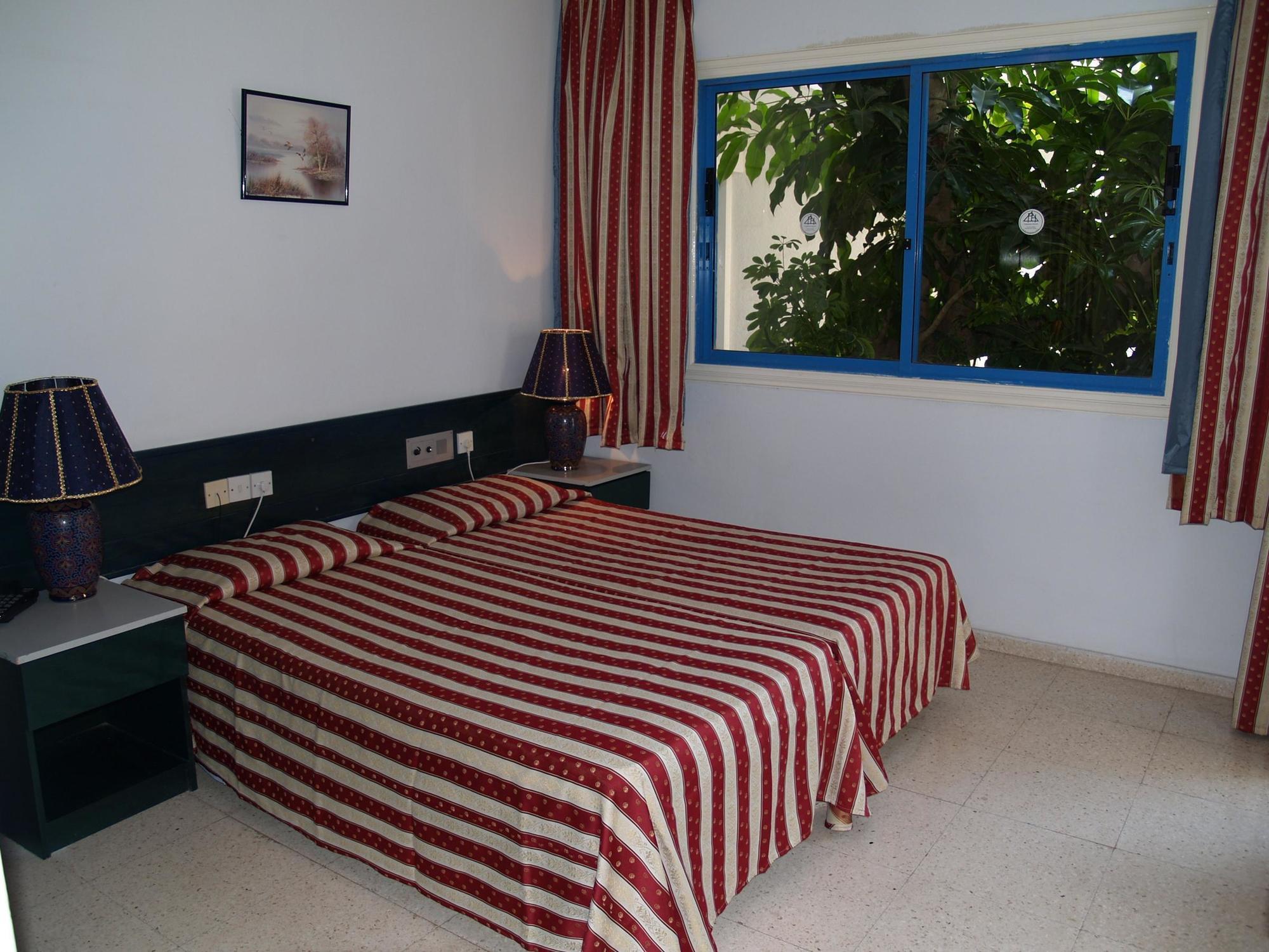 Paphiessa Hotel & Apartments Пафос Екстериор снимка