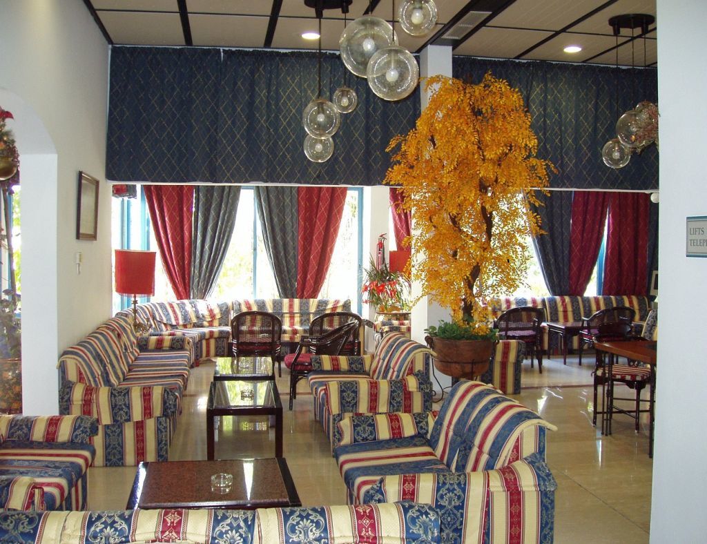 Paphiessa Hotel & Apartments Пафос Екстериор снимка